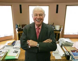 Shopping mall pioneer A. Alfred Taubman dies at 91 Shopping mall pioneer A. Alfred Taubman dies at 91