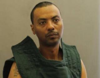 Prisoner runs after escaping from hospital in DC area Prisoner runs after escaping from hospital in DC area