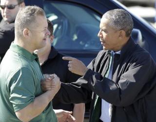 Obama meets friends, including a Pizza Man, before leaving Treasure Coast