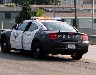 Fort Worth police chase & shoot armed suspect Fort Worth police chase & shoot armed suspect