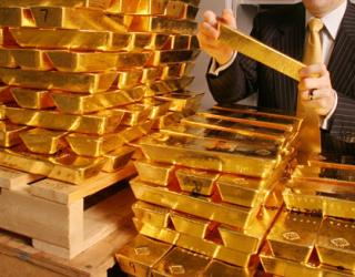 Gold futures hit high