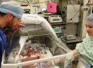 Houston-area woman gives birth to all-female quintuplets in US