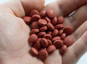 FDA calls for heart attack risk update on painkiller labels